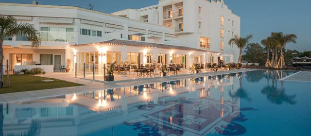 Dona Filipa Hotel Outside With Pool