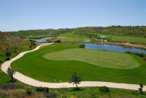 Quinta do Vale Golf Course path green and lake